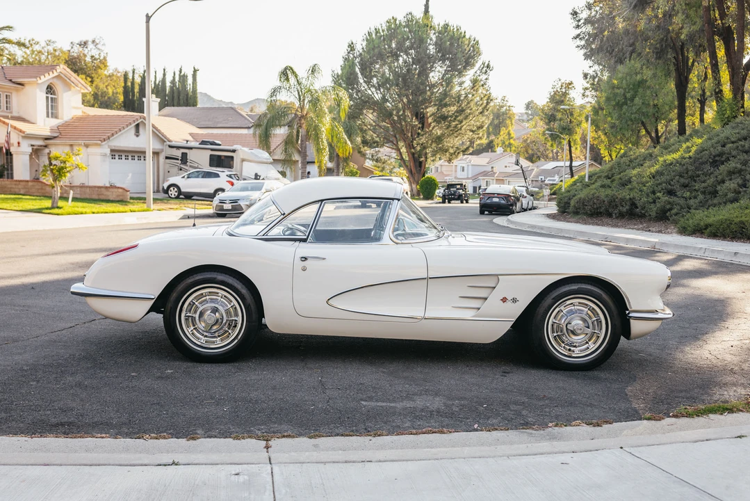 1960 Chevrolet Corvette C1 - Image 11 of 31