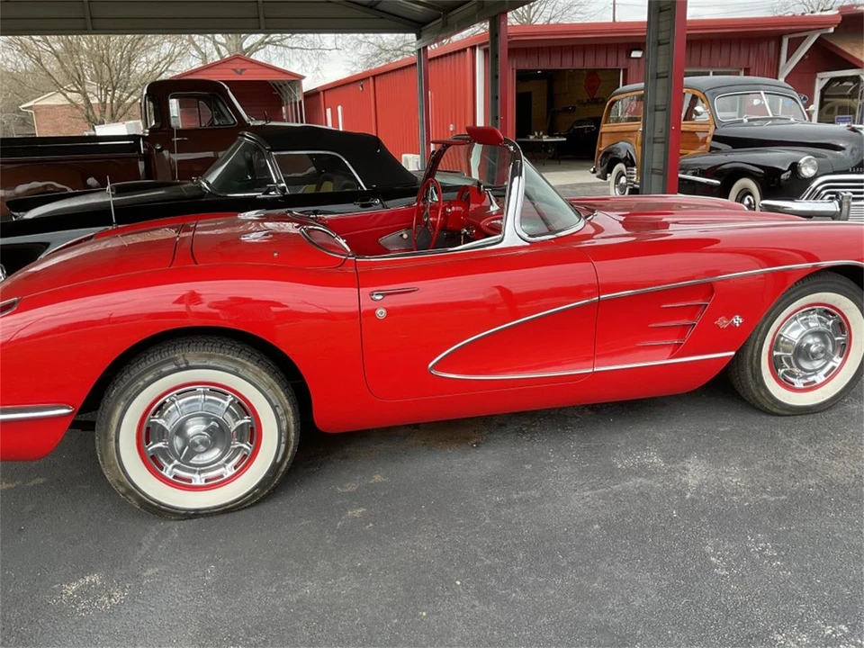 1960 Chevrolet Corvette C1 - Image 2 of 14