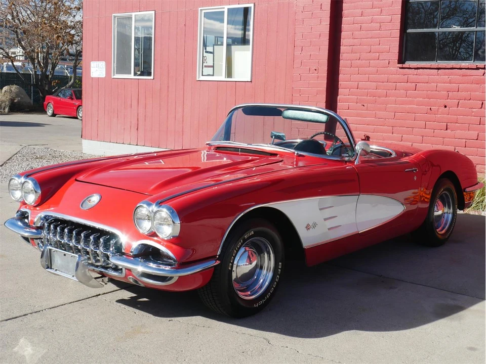 1960 Chevrolet Corvette C1 - Image 2 of 31