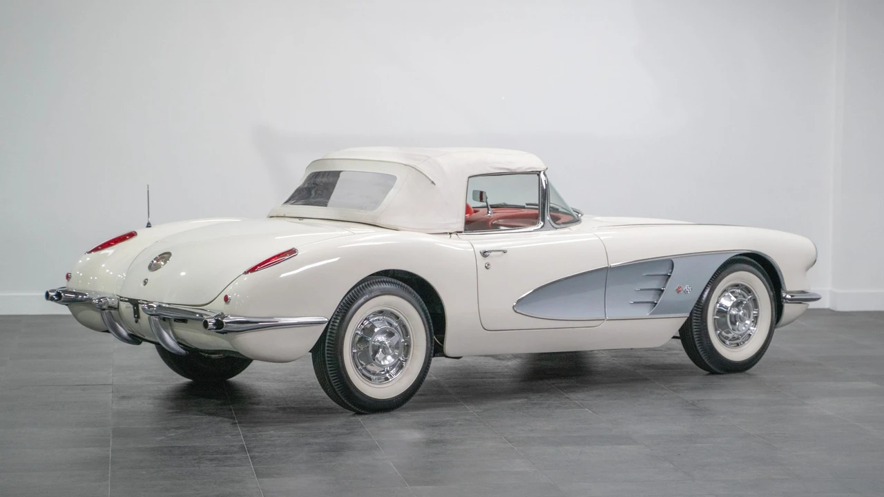 1960 Chevrolet Corvette C1 - Image 15 of 31