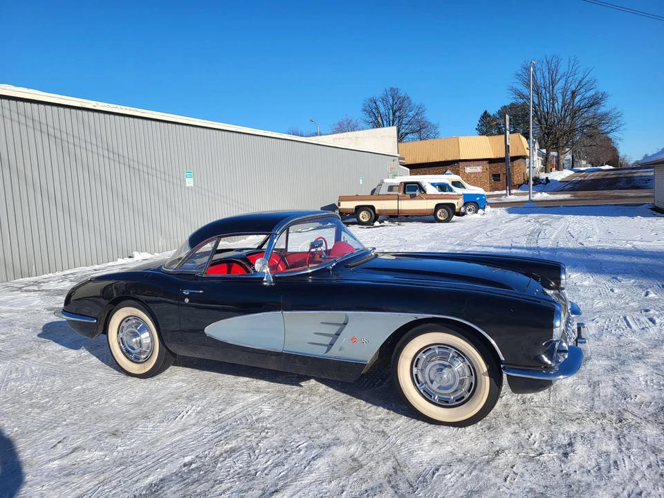 1960 Chevrolet Corvette C1 - Image 10 of 31