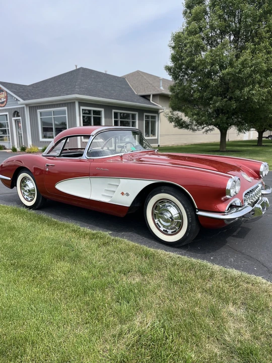 1960 Chevrolet Corvette C1 - Image 2 of 31