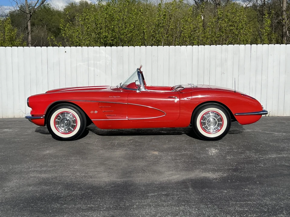 1960 Chevrolet Corvette C1 - Image 16 of 31