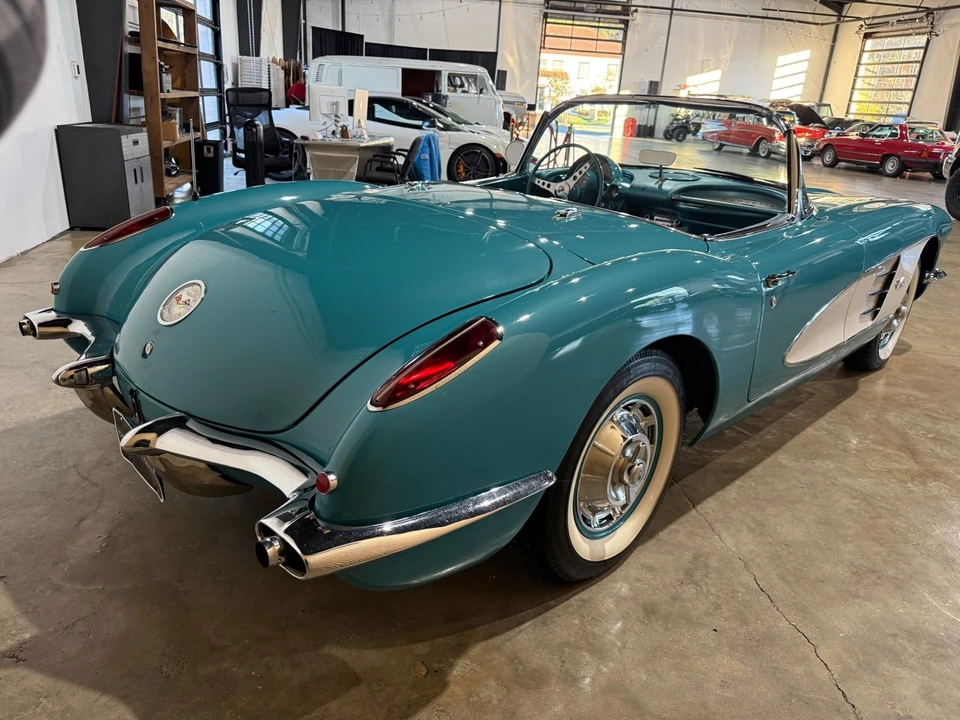 1960 Chevrolet Corvette C1 - Image 15 of 21