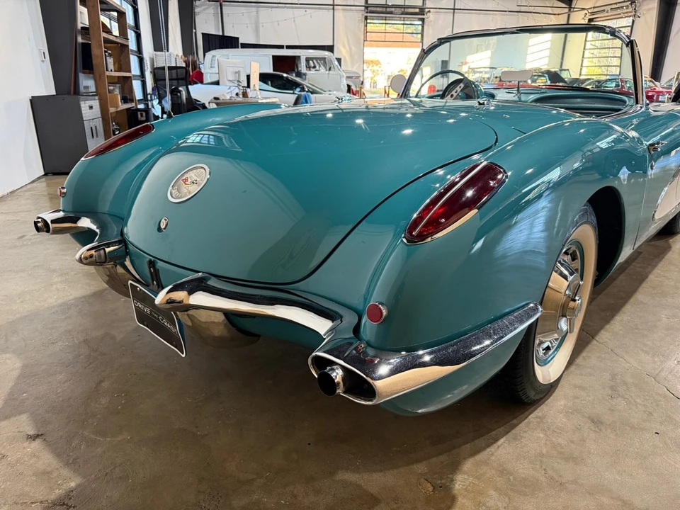 1960 Chevrolet Corvette C1 - Image 16 of 21