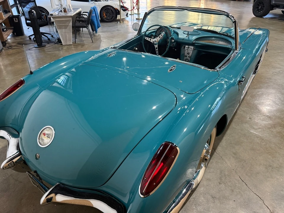 1960 Chevrolet Corvette C1 - Image 17 of 21