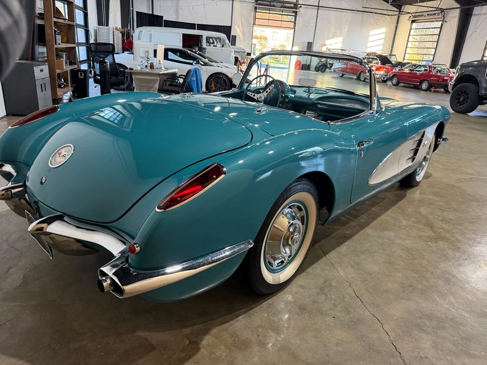 1960 Chevrolet Corvette C1 - Image 14 of 21