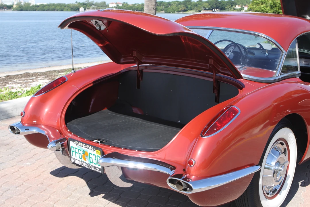 1960 Chevrolet Corvette C1 - Image 14 of 31