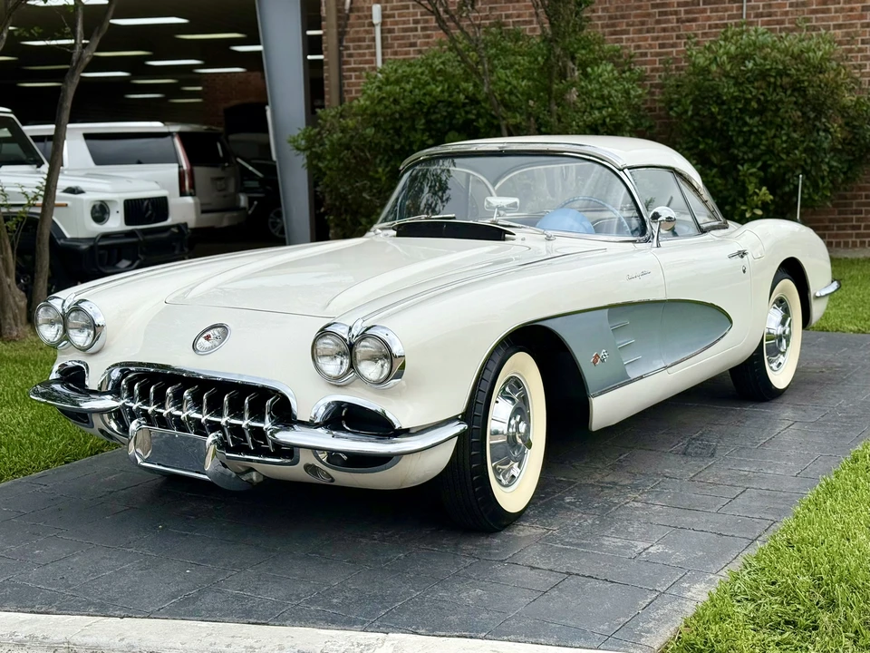 1960 Chevrolet Corvette C1 - Image 2 of 31