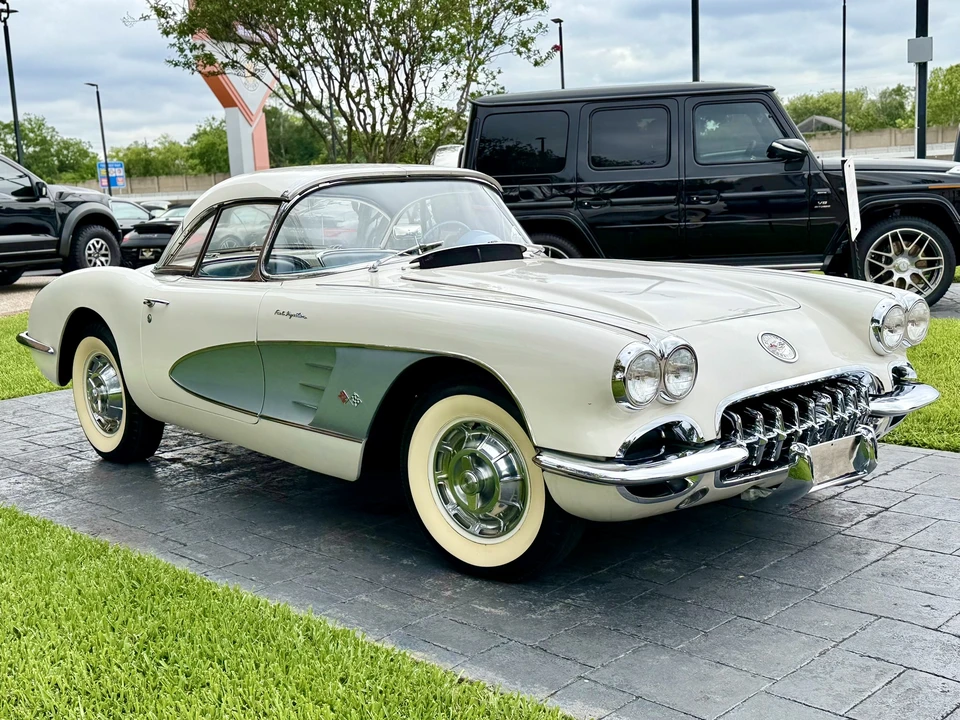 1960 Chevrolet Corvette C1 - Image 4 of 31