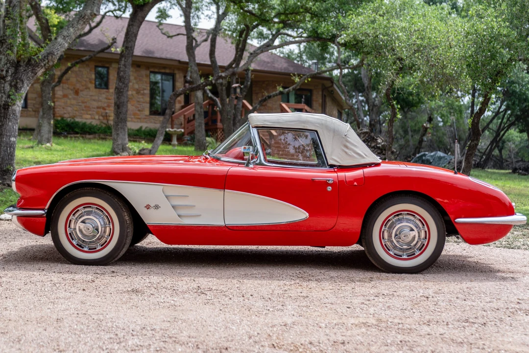 1960 Chevrolet Corvette C1 - Image 16 of 31