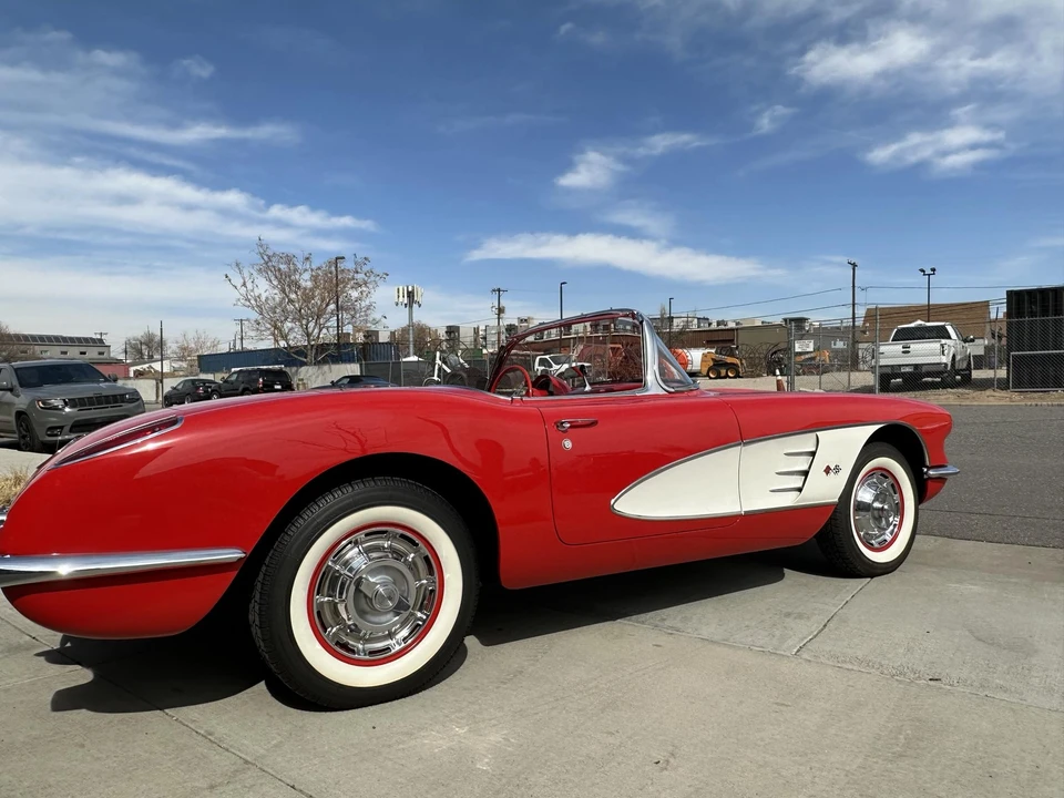 1960 Chevrolet Corvette C1 - Image 15 of 31