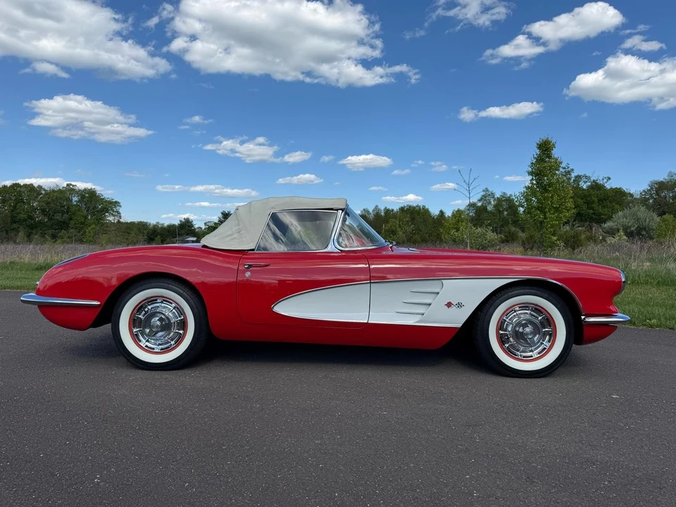 1960 Chevrolet Corvette C1 - Image 11 of 31