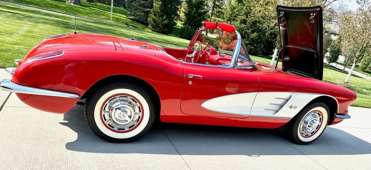 1960 Chevrolet Corvette - Image 3 of 31