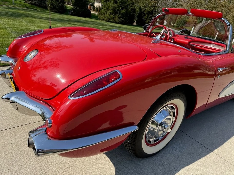 1960 Chevrolet Corvette - Image 11 of 31