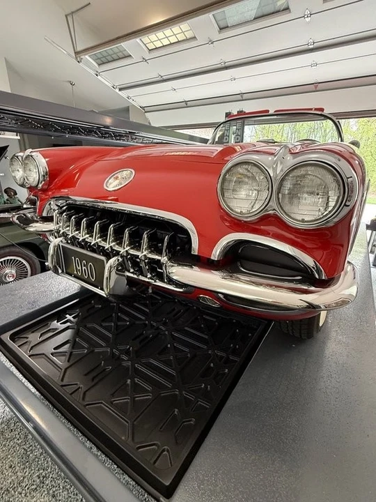 1960 Chevrolet Corvette - Image 19 of 31