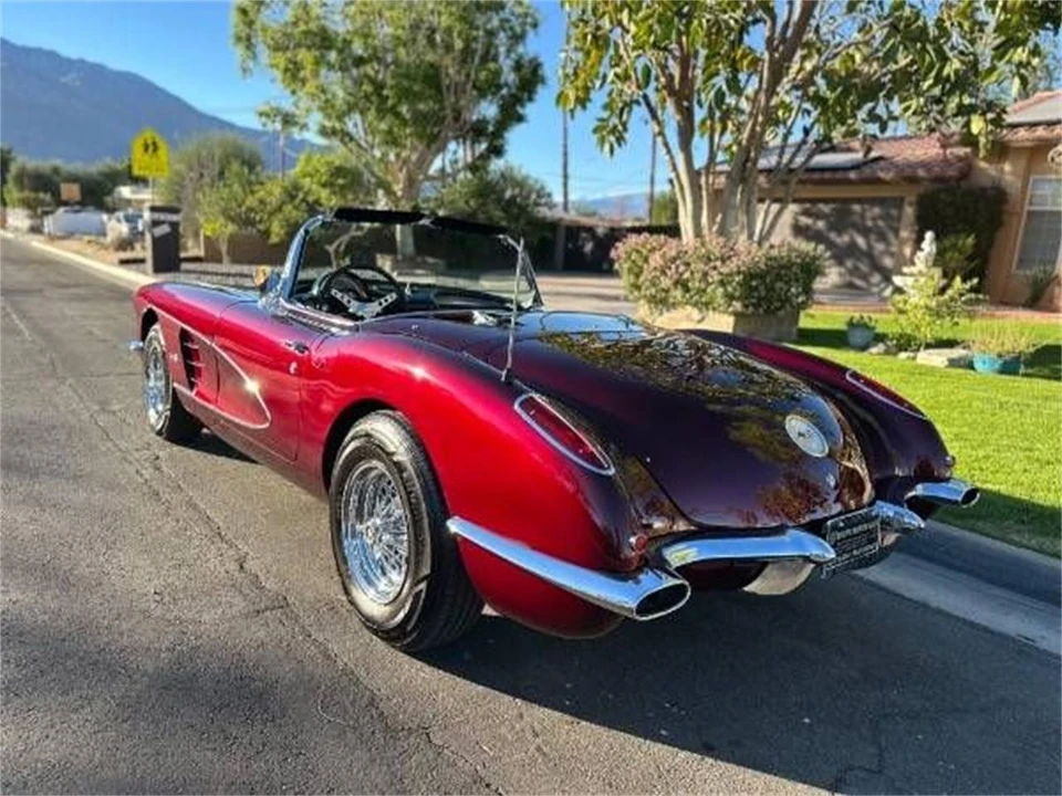 1960 Chevrolet Corvette C1 - Image 15 of 16