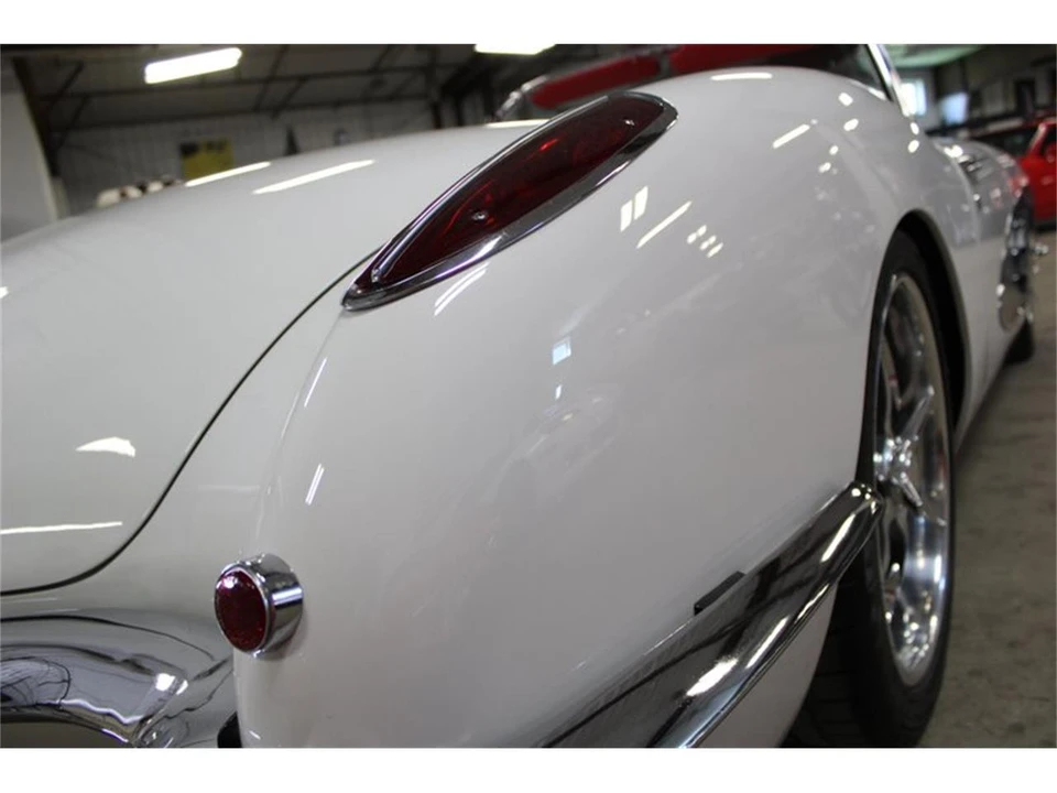 1960 Chevrolet Corvette C1 - Image 16 of 31