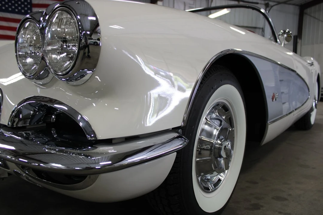 1960 Chevrolet Corvette C1 - Image 11 of 12