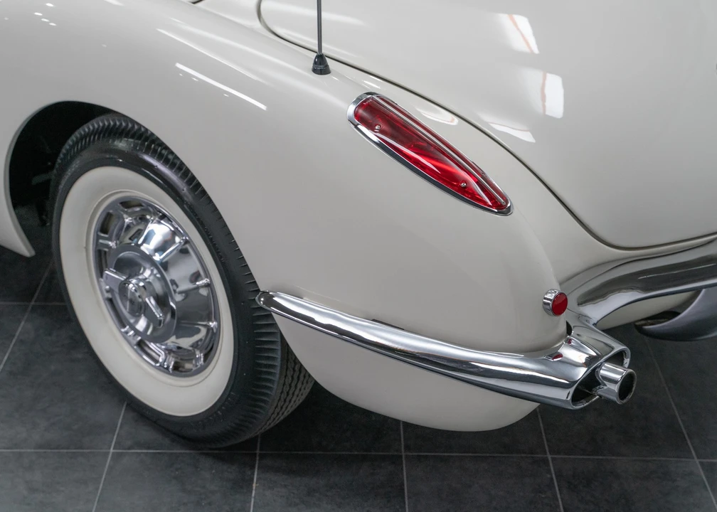 1960 Chevrolet Corvette C1 - Image 19 of 21