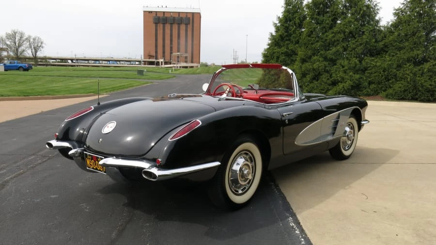 1960 Chevrolet Corvette C1 - Image 2 of 4