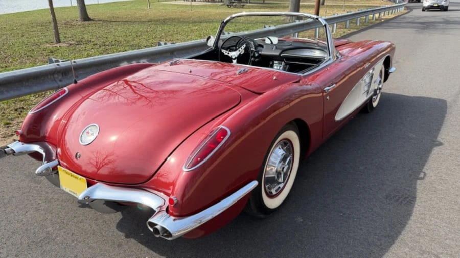 1960 Chevrolet Corvette C1 - Image 2 of 17