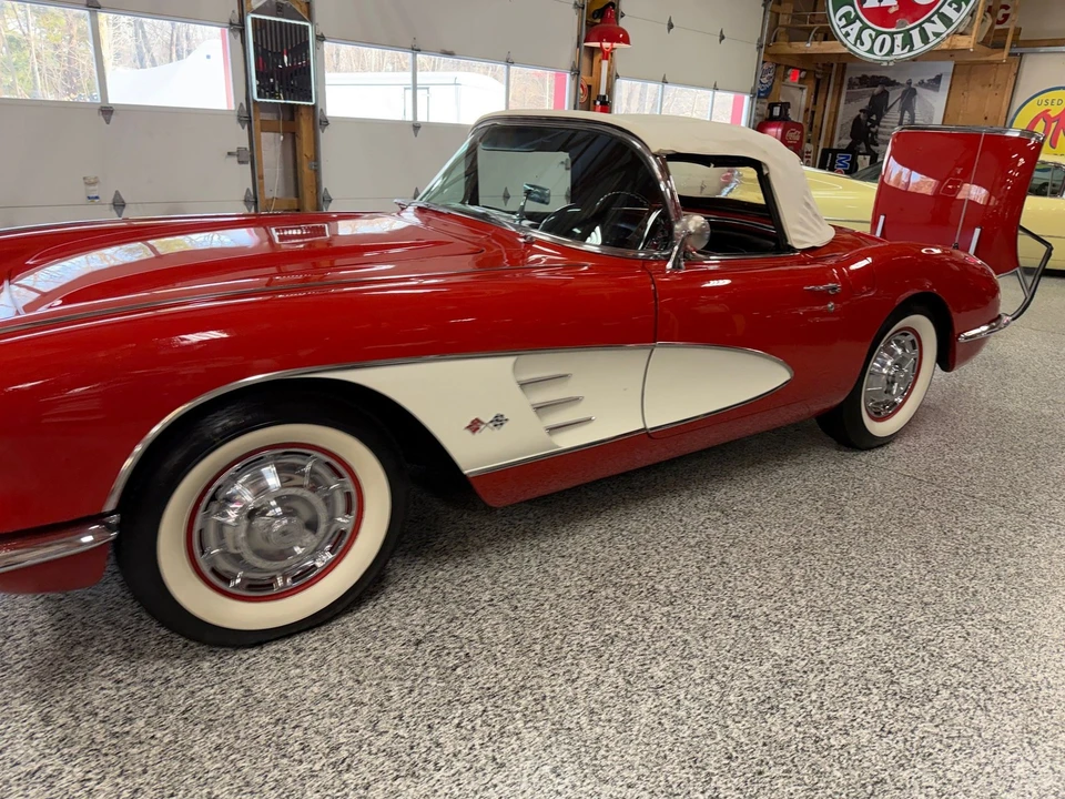 1960 Chevrolet Corvette C1 - Image 19 of 21