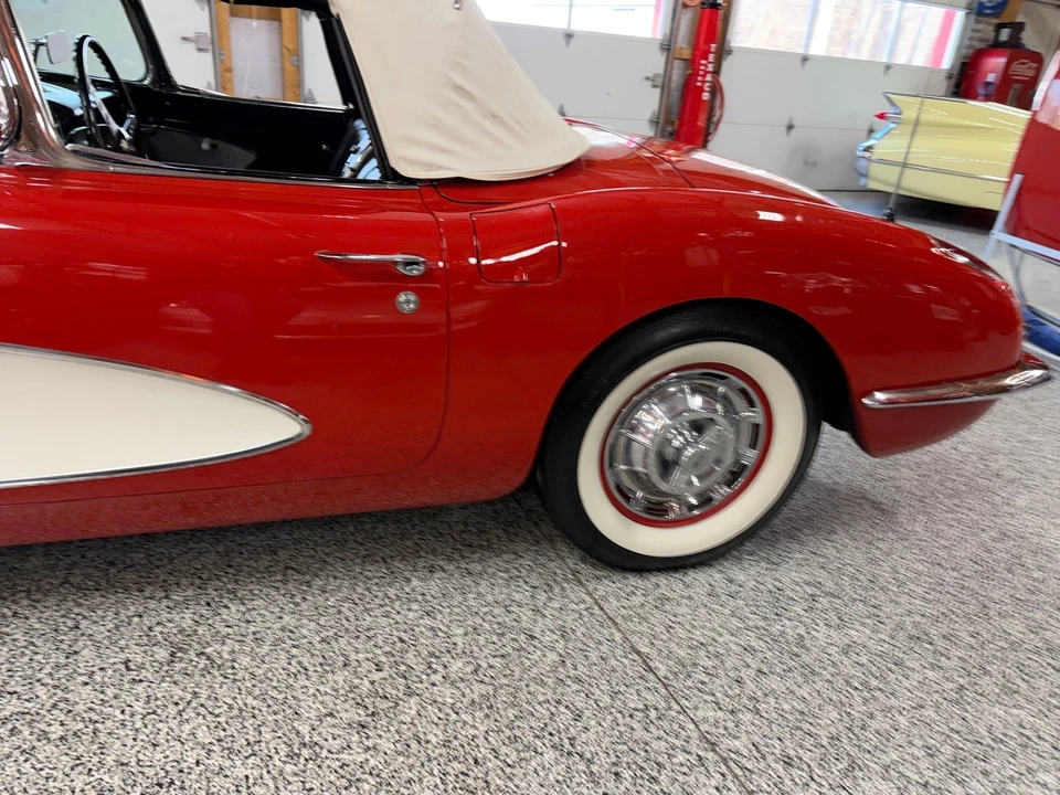 1960 Chevrolet Corvette C1 - Image 11 of 21