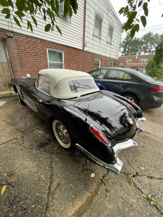 1960 Chevrolet Corvette C1 - Image 2 of 3