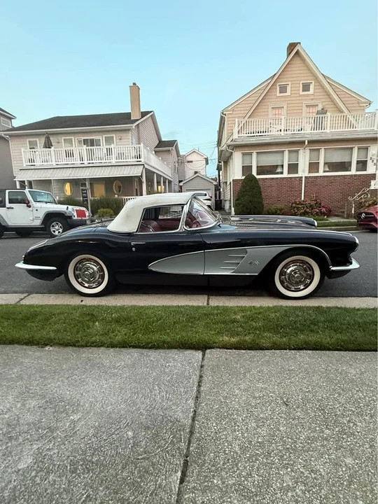1960 Chevrolet Corvette C1 - Image 11 of 13