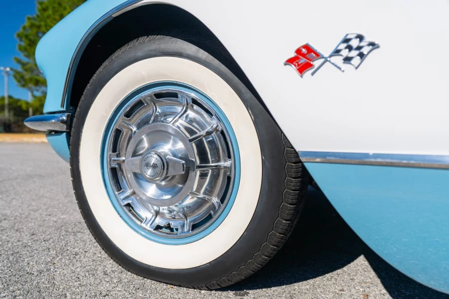 1960 Chevrolet Corvette C1 - Image 14 of 23