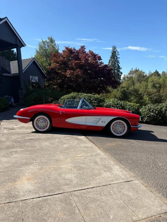 1960 Chevrolet Corvette C1 - Image 2 of 12