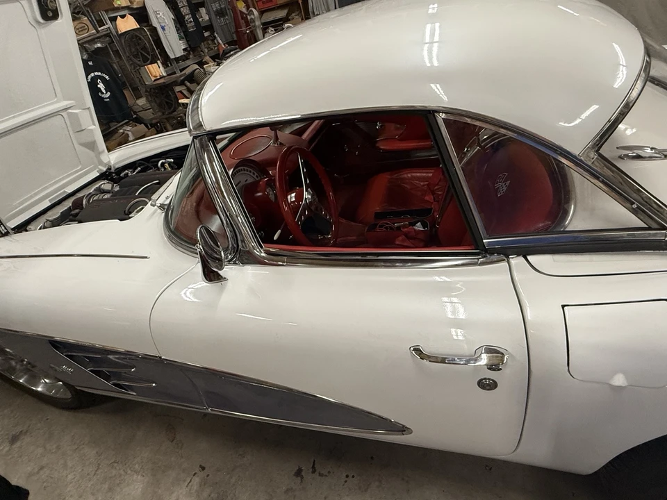 1960 Chevrolet Corvette C1 - Image 8 of 16