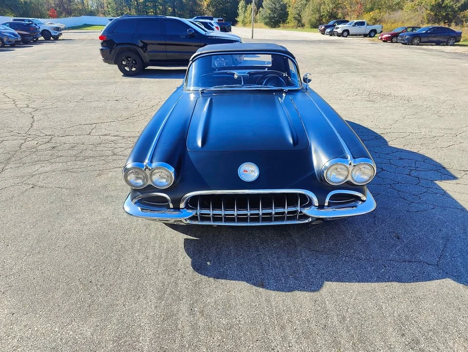 1960 Chevrolet Corvette C1 - Image 2 of 10