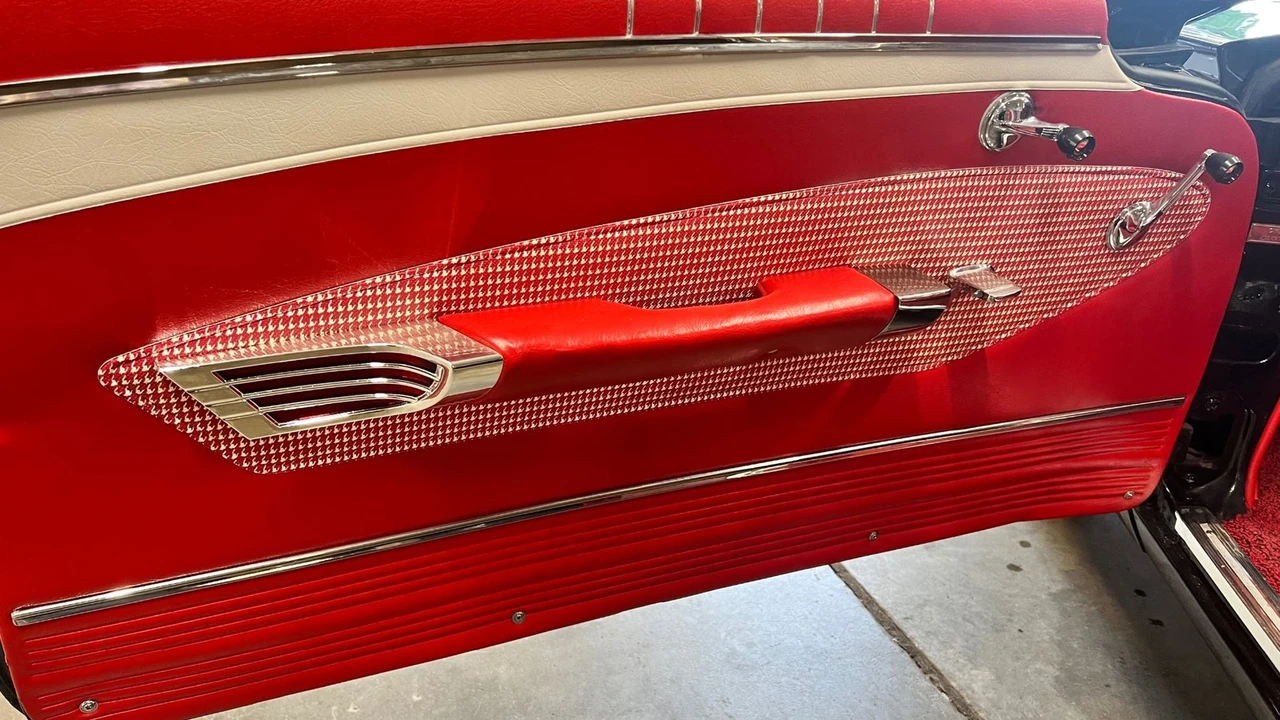 1960 Chevrolet Impala 1st Gen - Image 11 of 21