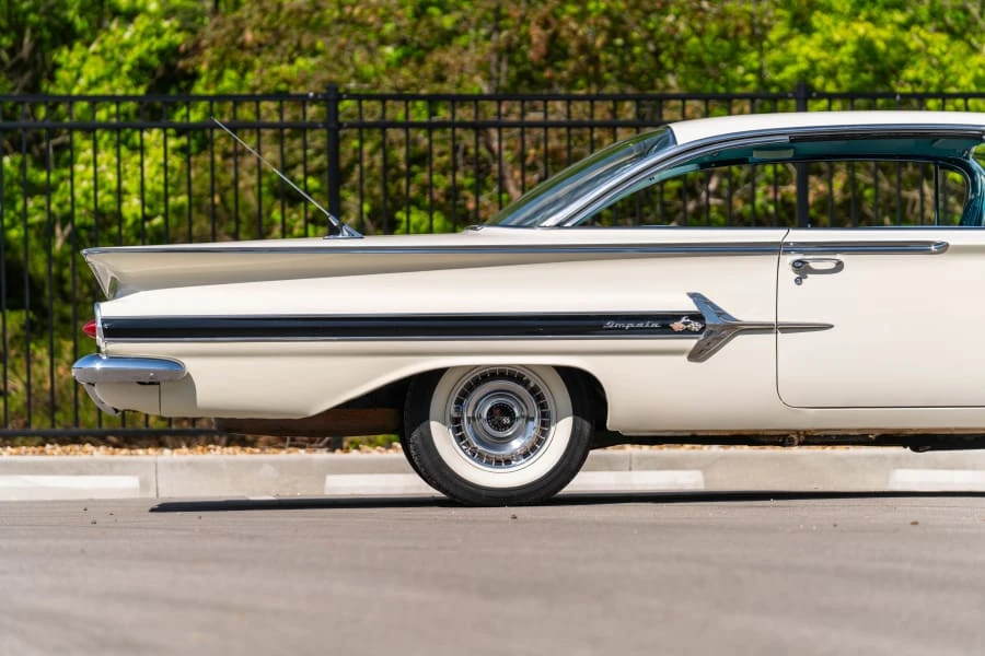 1960 Chevrolet Impala 2nd Gen - Image 16 of 29
