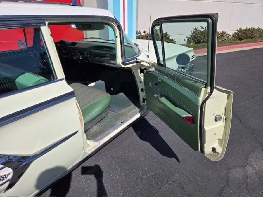 1960 Chevrolet Nomad - Image 23 of 30