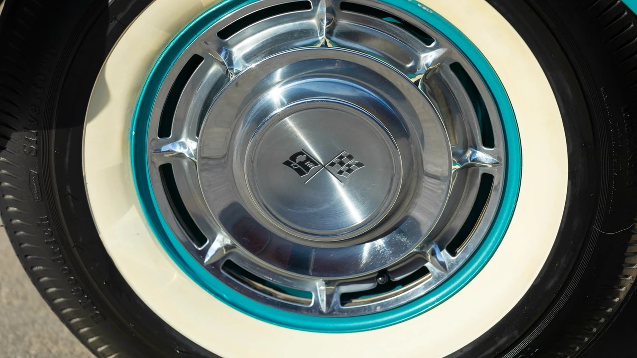 1960 Chevrolet Nomad - Image 18 of 28
