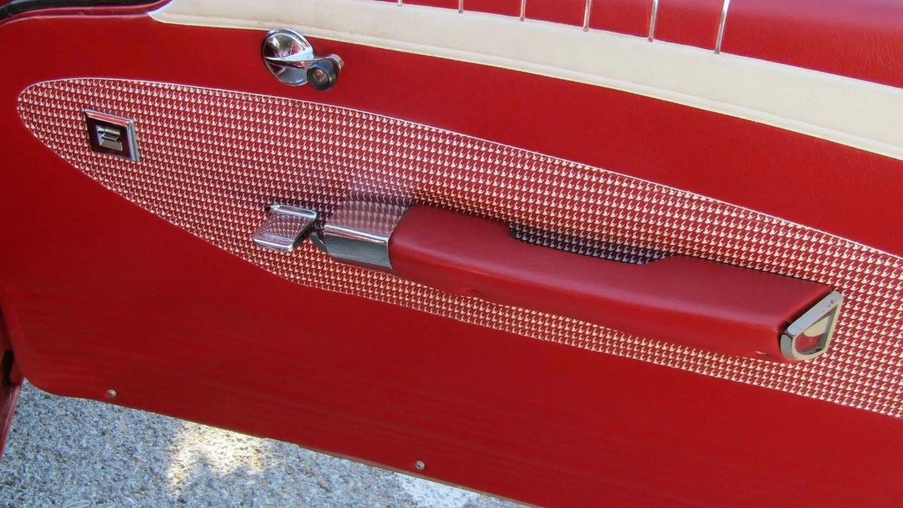 1960 Chevrolet Biscayne - Image 16 of 23