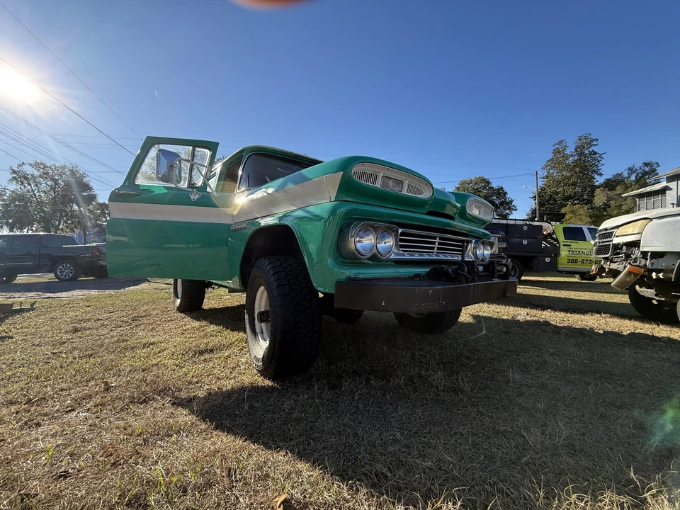 1960 Chevrolet Suburban 3rd Gen - Image 18 of 31