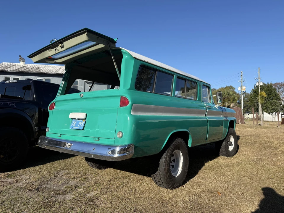 1960 Chevrolet Suburban 3rd Gen - Image 15 of 31