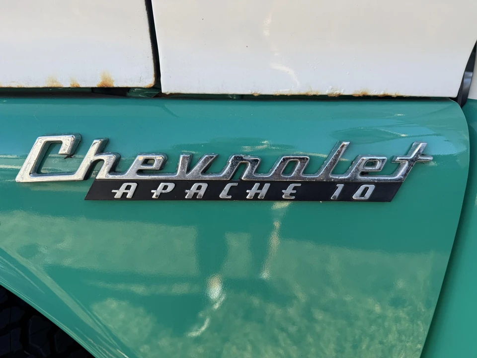 1960 Chevrolet Suburban 3rd Gen - Image 21 of 31