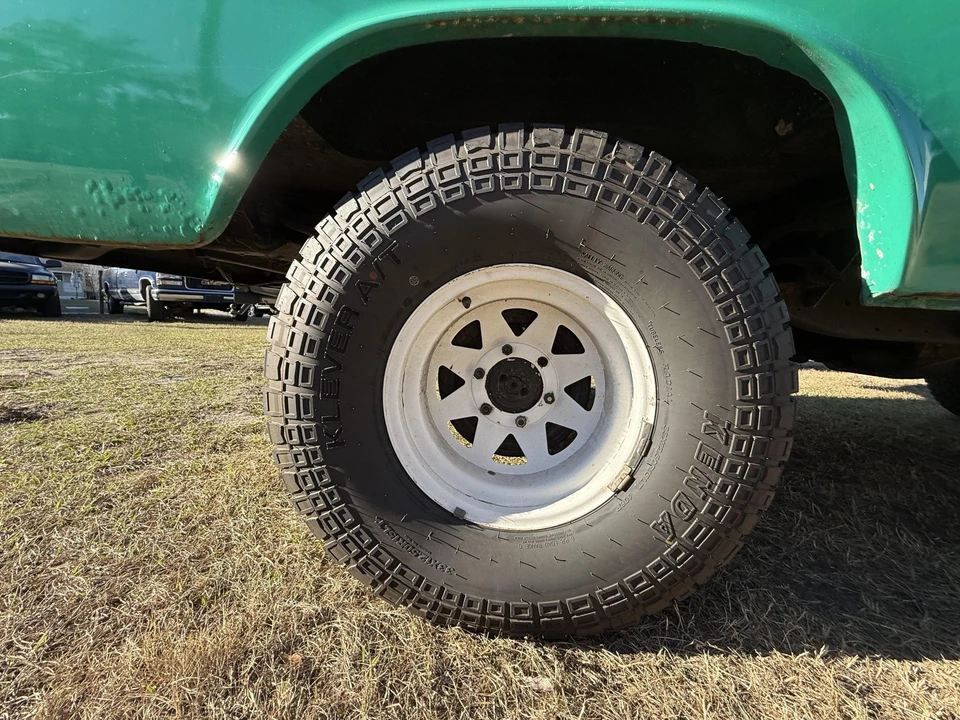 1960 Chevrolet Suburban 3rd Gen - Image 24 of 31