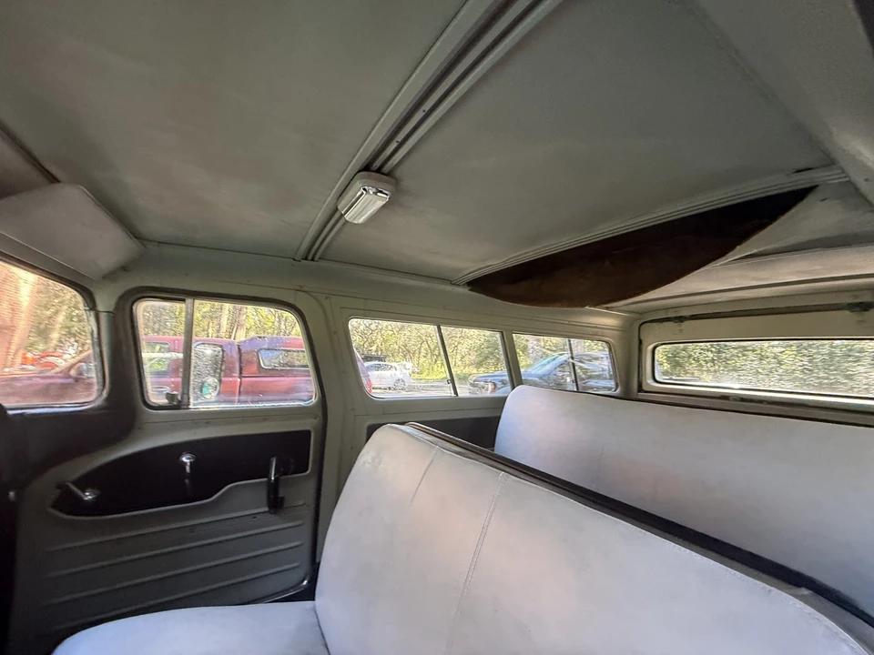 1960 Chevrolet Suburban 3rd Gen - Image 30 of 31