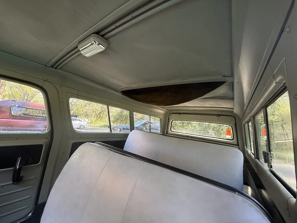1960 Chevrolet Suburban 3rd Gen - Image 29 of 31