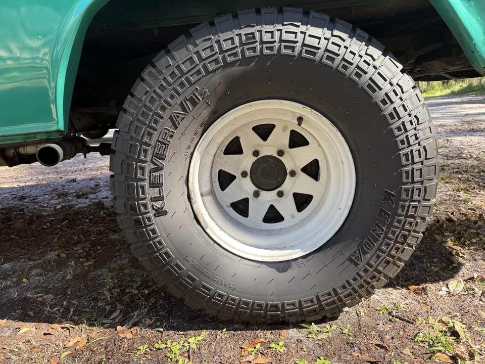 1960 Chevrolet Suburban 3rd Gen - Image 22 of 31