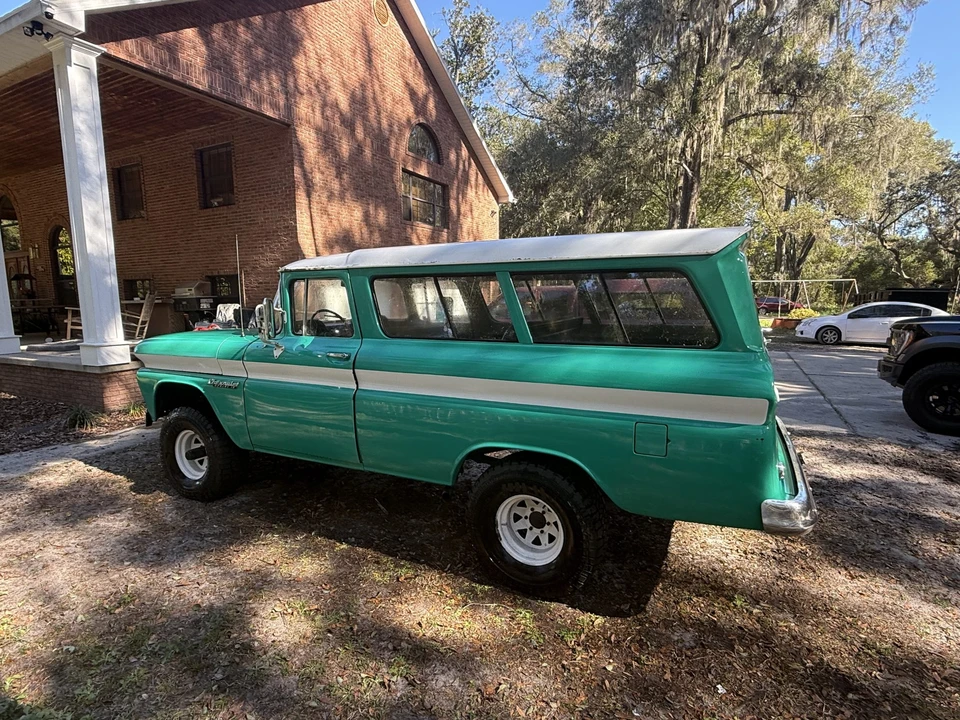 1960 Chevrolet Suburban 3rd Gen - Image 9 of 31