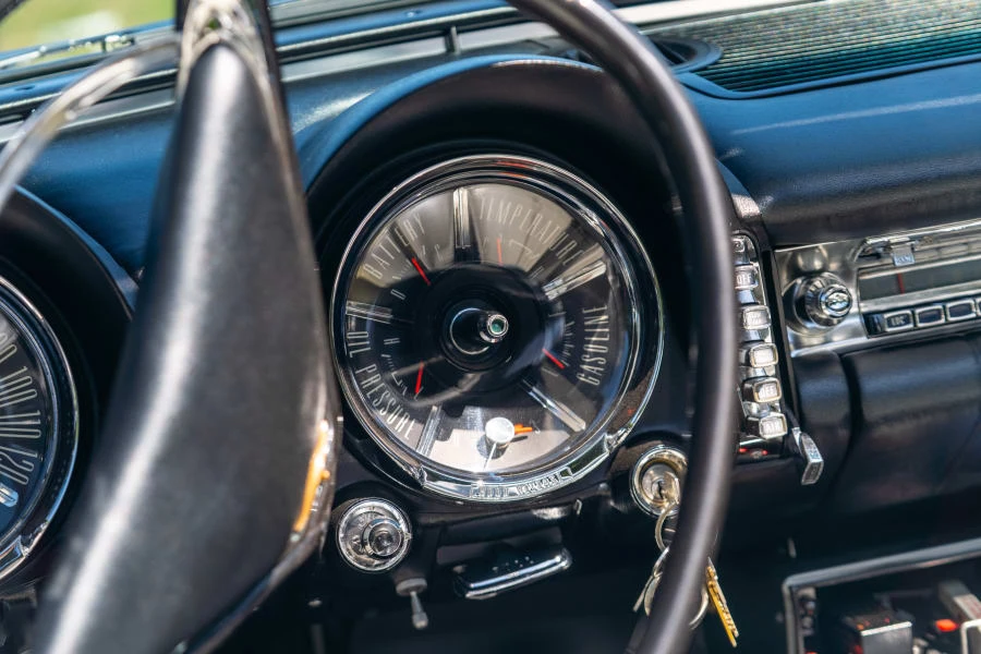 1960 Chrysler Imperial 2nd Gen - Image 23 of 31