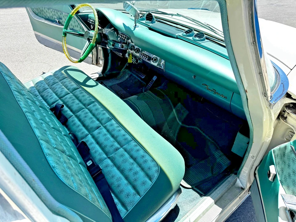 1960 Chrysler New Yorker - Image 10 of 23