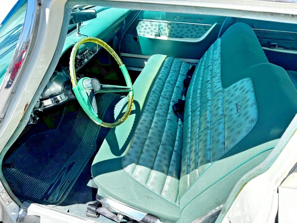 1960 Chrysler New Yorker - Image 9 of 23